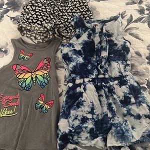Kids clothes size 6 and 5 great condition